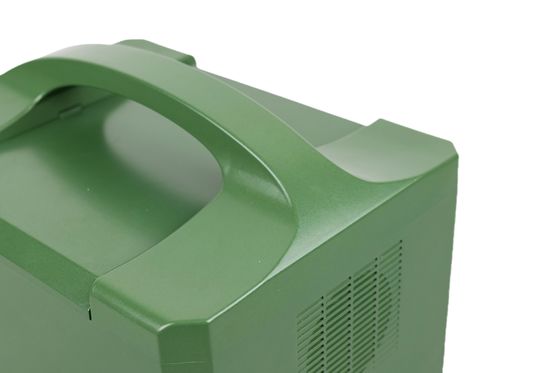 نظام الطاقة الشمسية الخفيفة الوزن خارج الشبكة محطة الطاقة الشمسية المحمولة DC AC 220V مع موافقة CE / ROHS للطاقة الطارئة