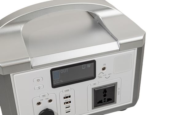 كثافة الطاقة العالية DC12V 300W USB محمول بطاقات البنك شاحن السيارة / شاحن الألواح الشمسية MSDS المعتمدة للنسخ الاحتياطي المنزلي