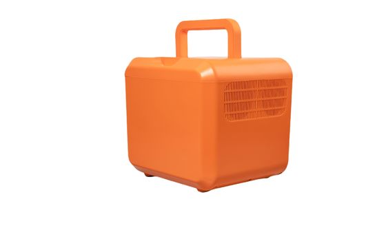 تمت الموافقة على CE 1500W AC Outlet Output Pure Sine Wave مولد طاقة محمول مع LCD لسيارة القفز / RV Camping