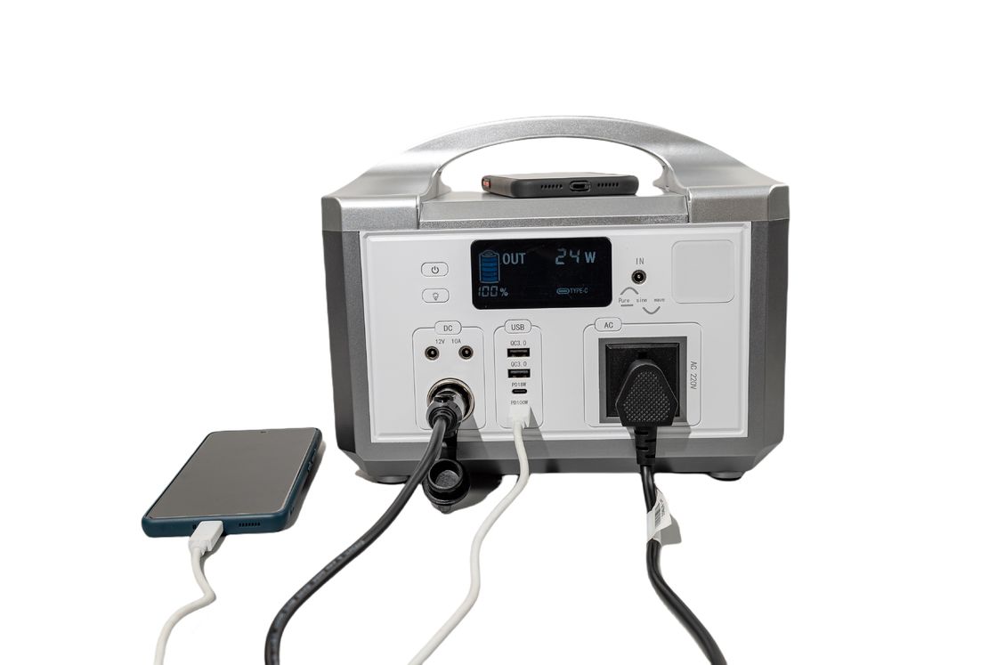 إمدادات الطاقة المحمولة IP65 LifePO4 600WH بطارية طاقة الخروج تصل إلى 1200W مولد الطاقة الشمسية للتخييم / الاستخدام المنزلي